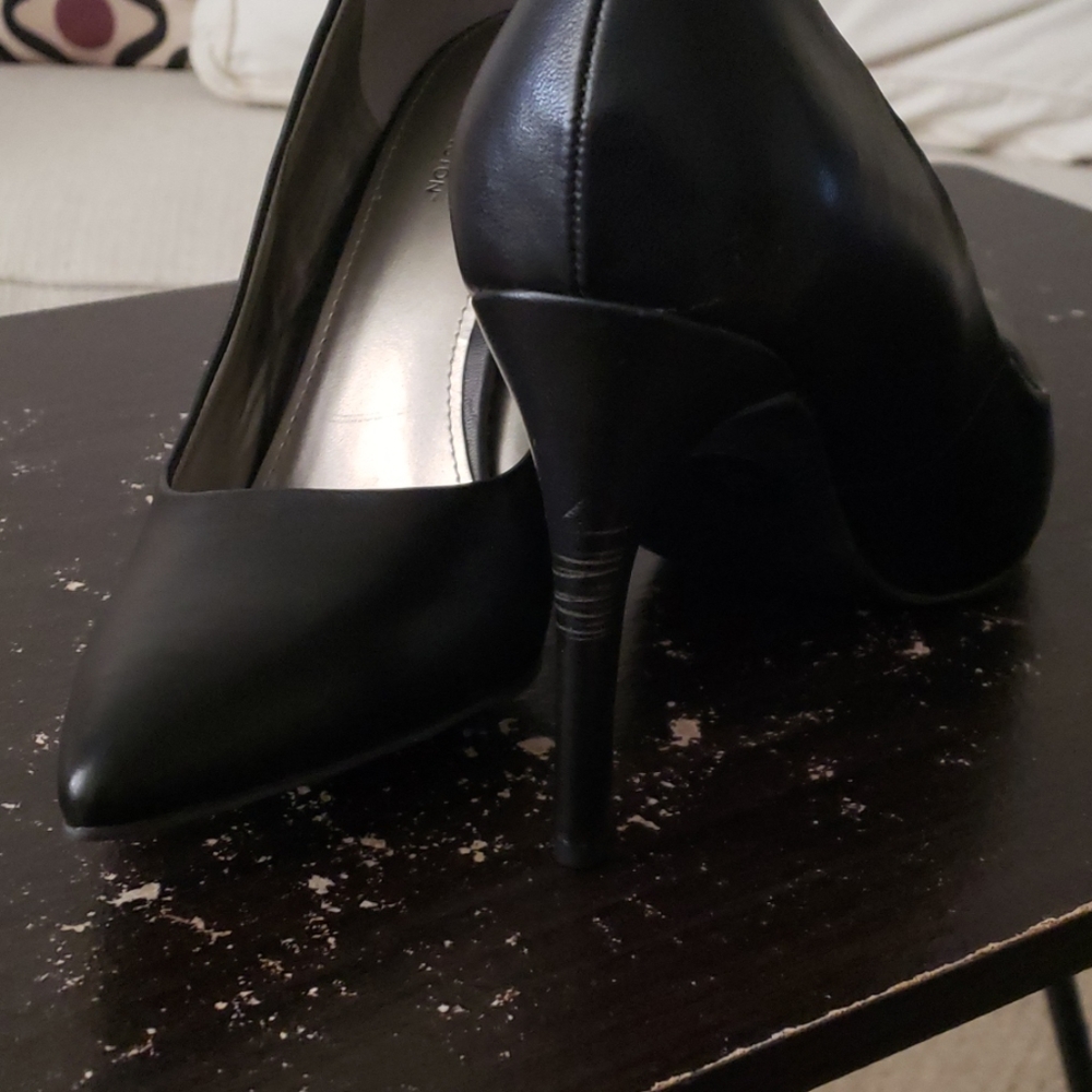 Pumps - Picture 2 of 2